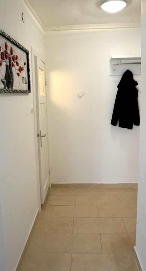 Alster Hamburg - Saniertes Und Mobliertes Apartment Mit Bad Und Kuche Exteriör bild