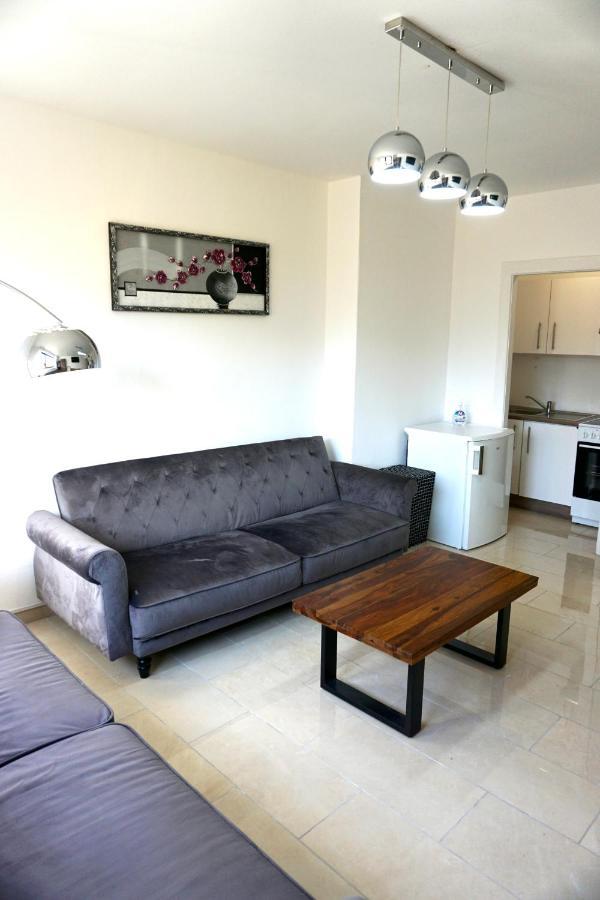 Alster Hamburg - Saniertes Und Mobliertes Apartment Mit Bad Und Kuche Exteriör bild