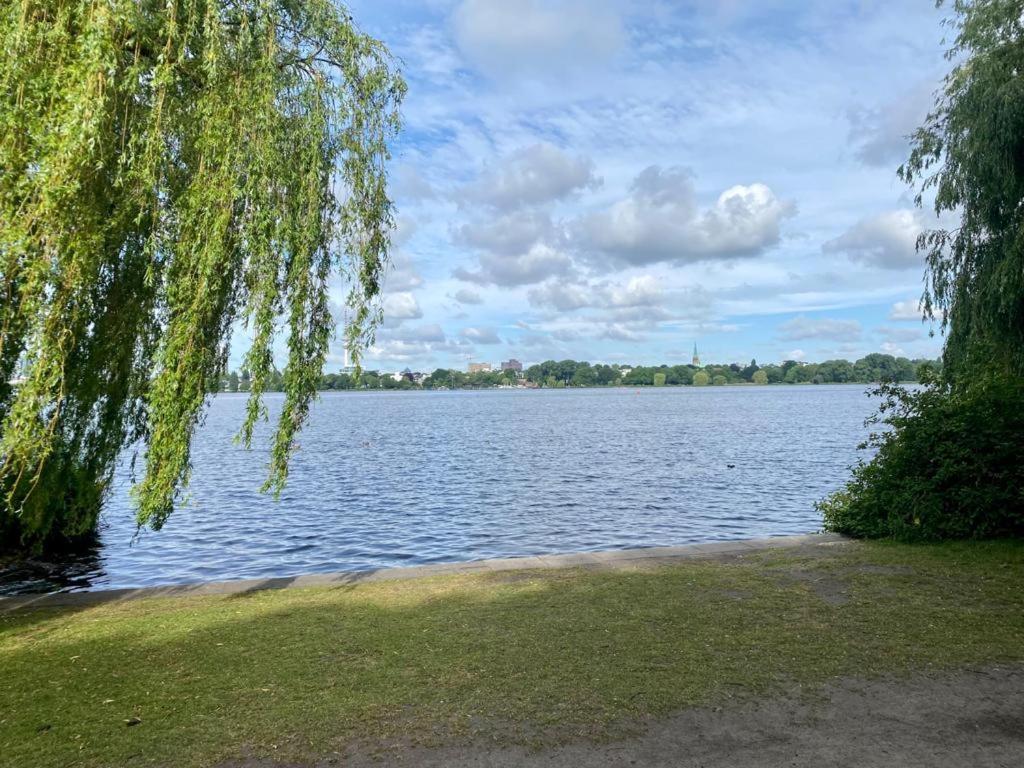 Alster Hamburg - Saniertes Und Mobliertes Apartment Mit Bad Und Kuche Exteriör bild